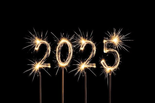 Sparkling fireworks forming the numbers “2025” against a black background.